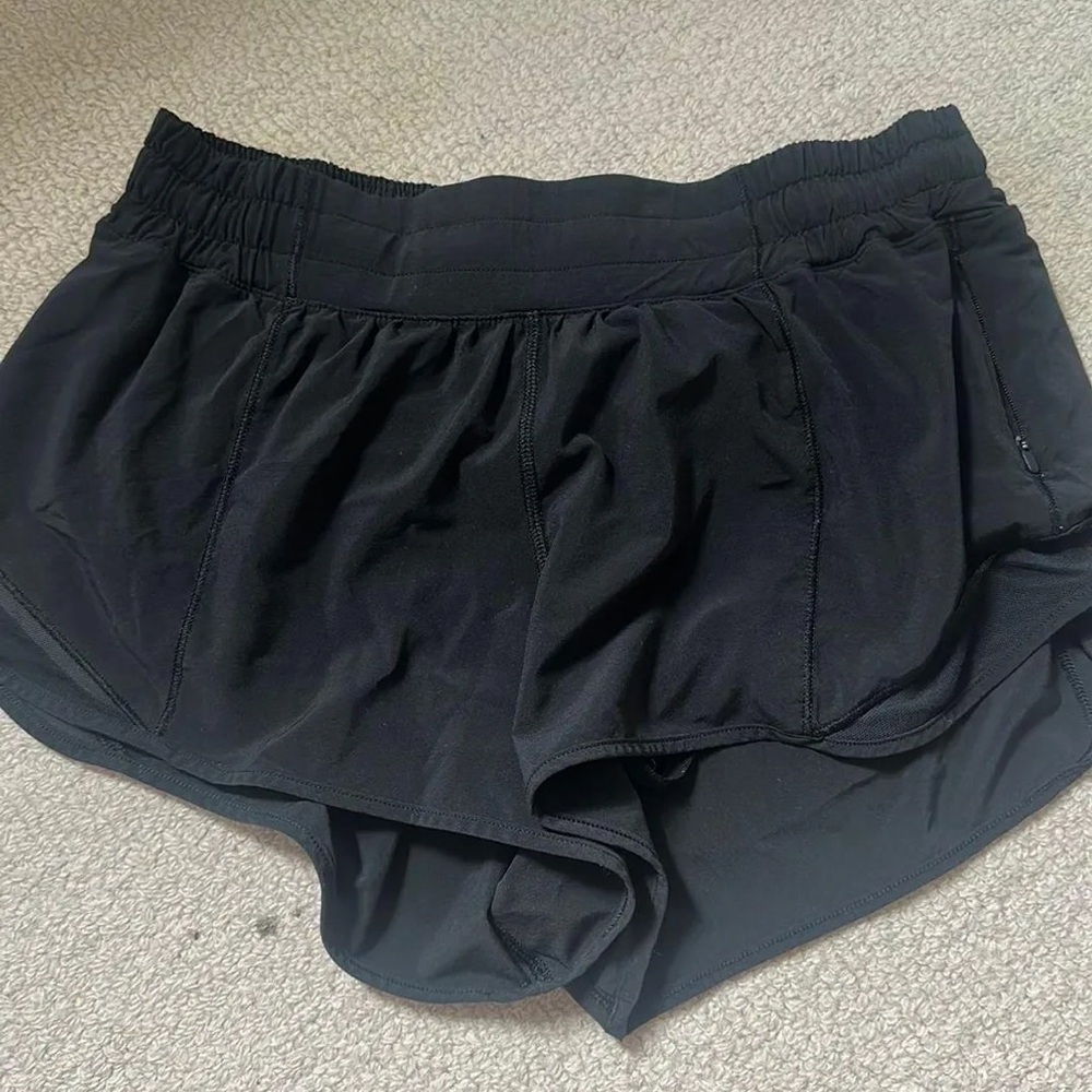 Lululemon black hotty hot shorts